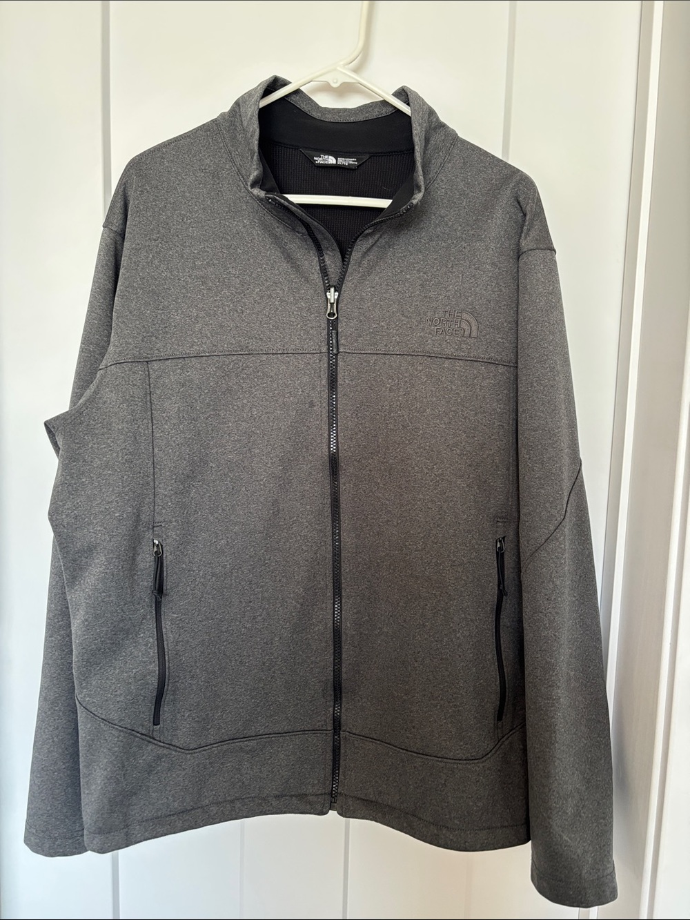 The North Face Men's Charcoal Gray Full-Zip Performance Jacket